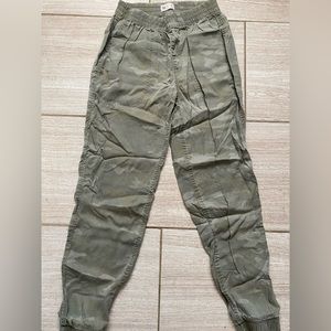 SO Green Camp Joggers